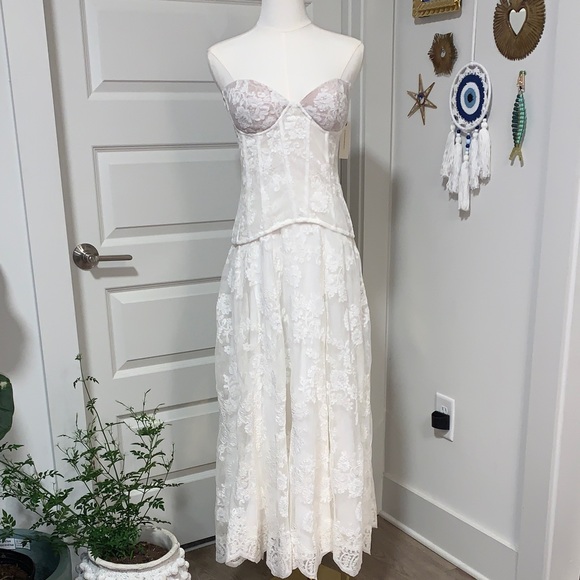 V. Chapman Strapless Lace-Up White Lace Dress - Picture 1 of 5